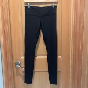 Lululemon Align high-rise leggings in black, size 8.